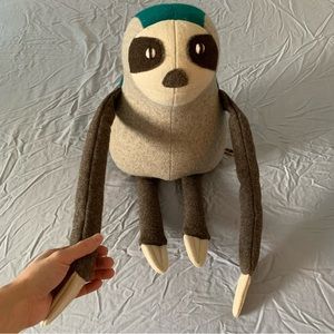 GOODEE x Carapau Ned the Brown Throated Sloth 100% wool